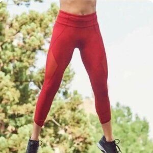 Athleta Red Aura Sonar Capri Leggings - S